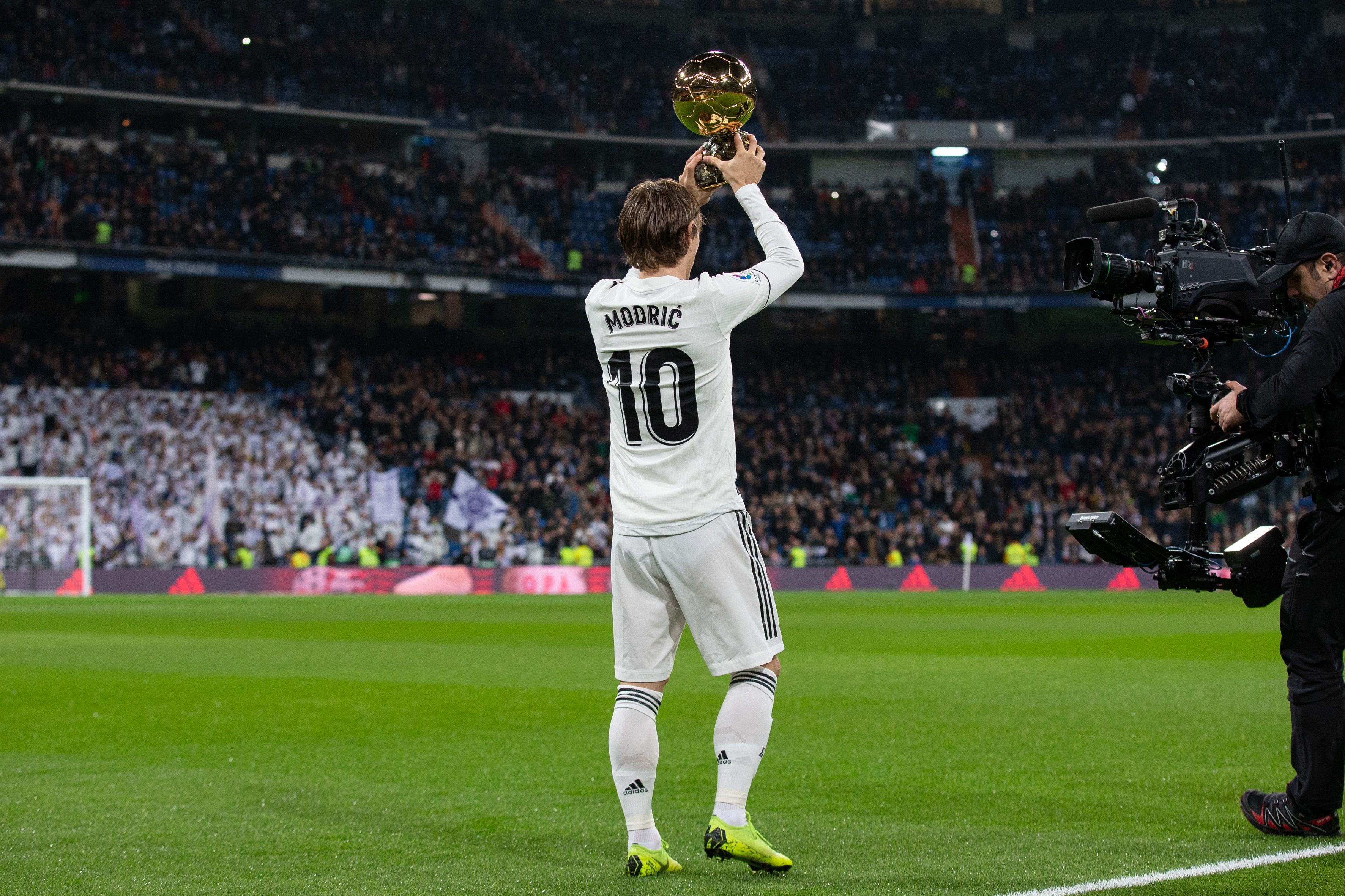 欧冠-图拉姆、恰20破门 国米总分4-1费耶诺德进8强