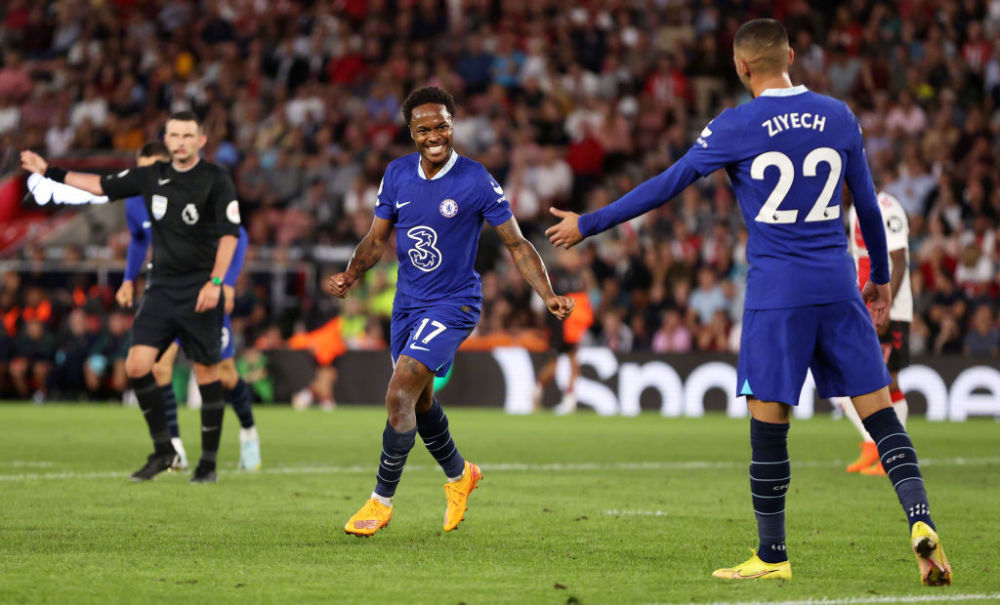 瓜帅：这是谢尔基第一次插花脚传中，他要学习梅西踢得更简洁