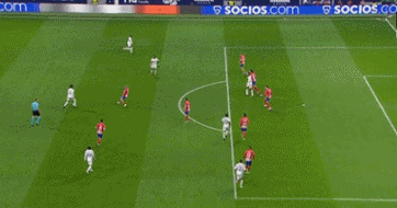 德州扑克实战：解析“多路底池（Multi-way Pot）”中起手牌价值的急剧坍塌规律。（德州扑克实战解析：多人底池中起手牌价值为何会急速崩塌？）