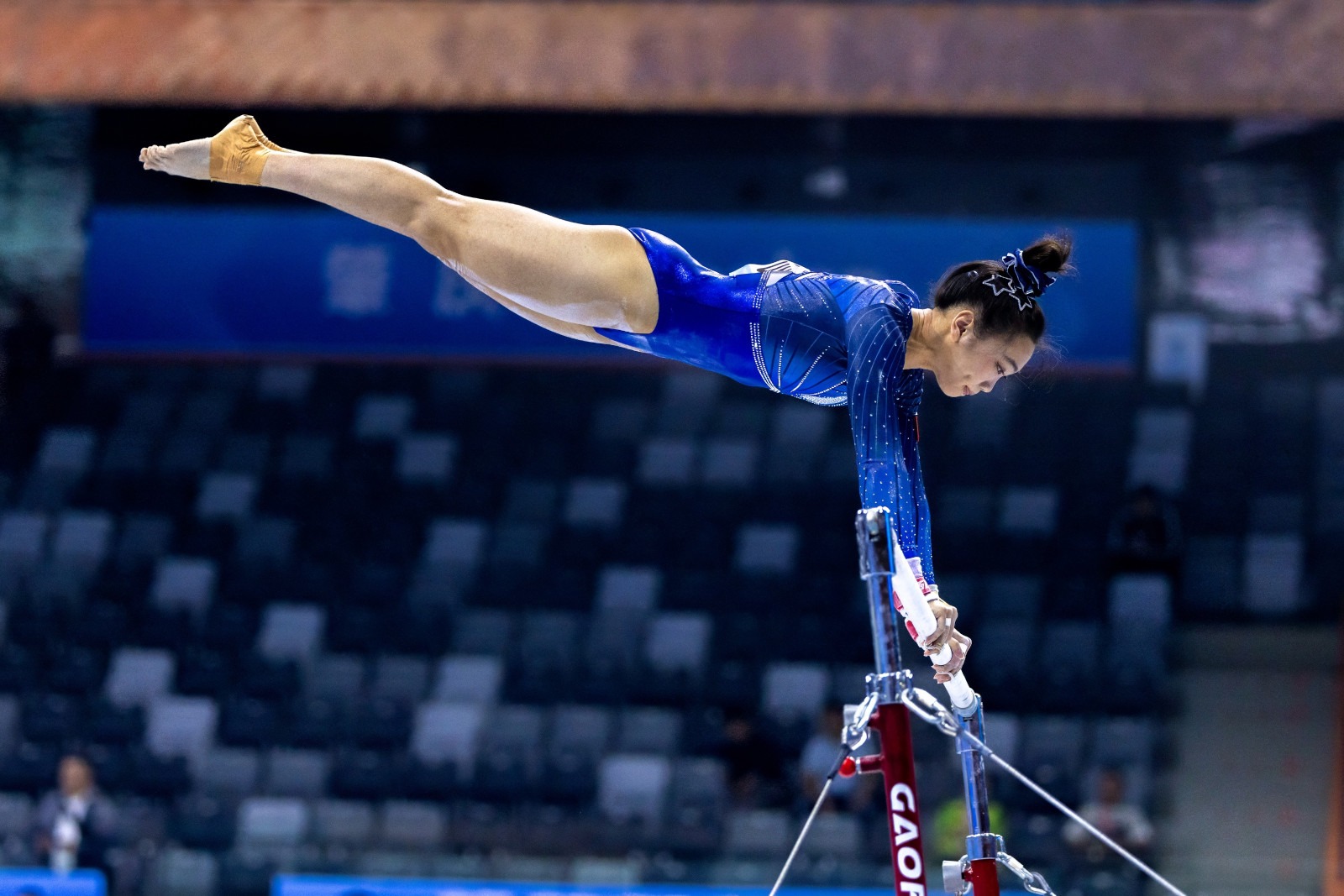 [德甲]格纳布里如入无人之境 内切低射破门