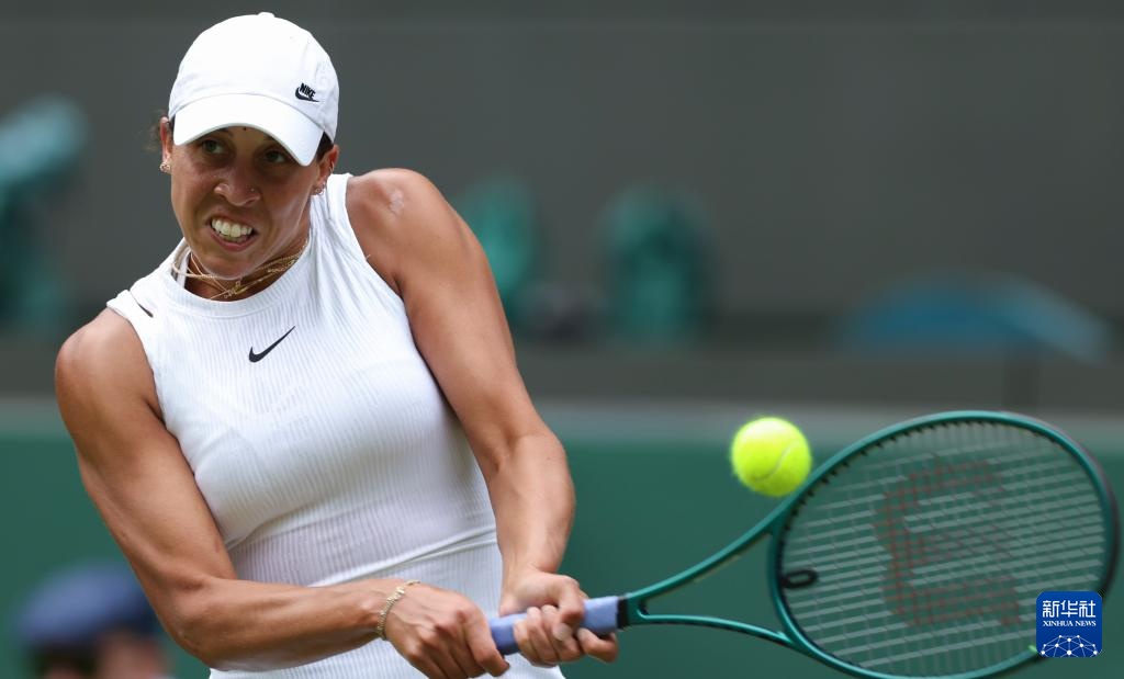 在赛场上表 在赛场上表