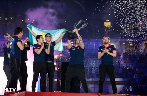 米兰在贾沙 米兰在贾沙